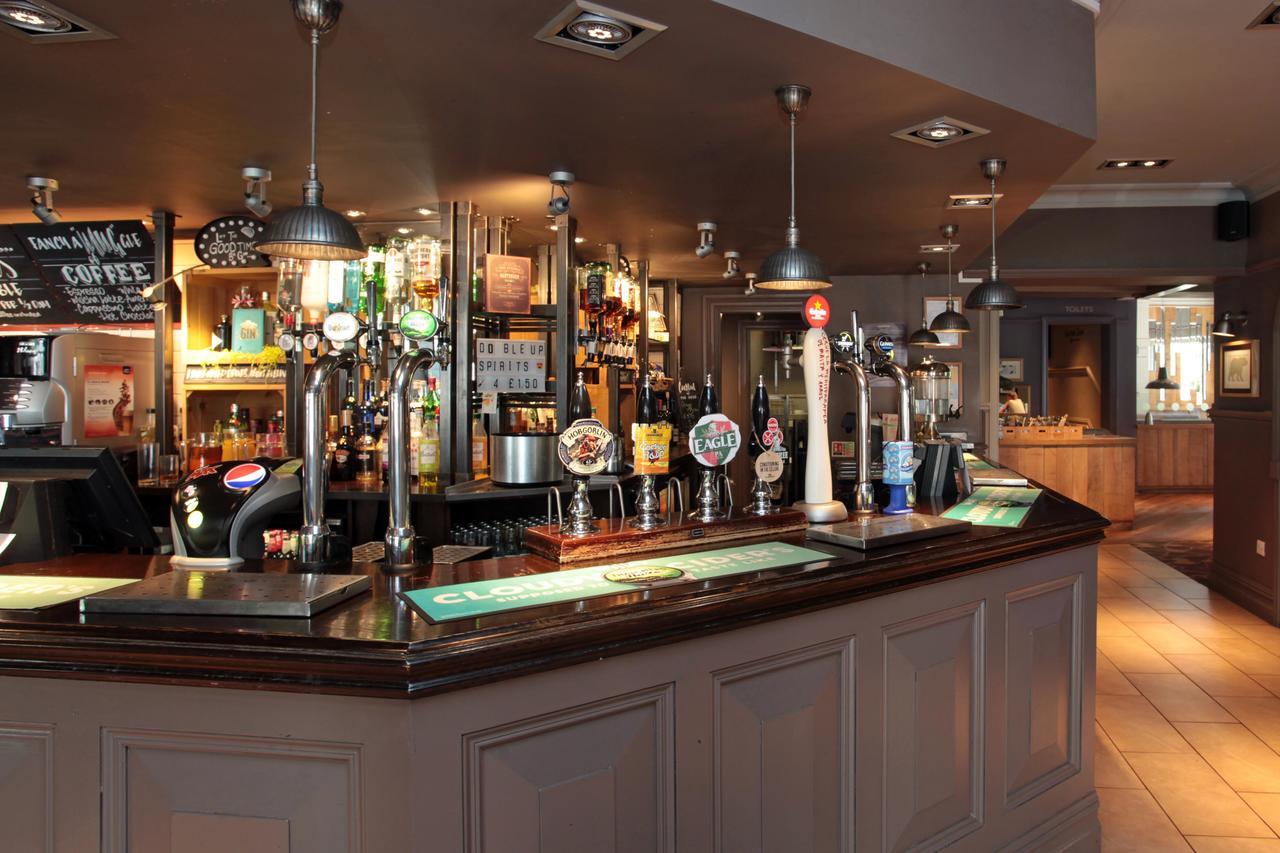 Bear Inn, Somerset By Marston'S Inns Street Exterior foto